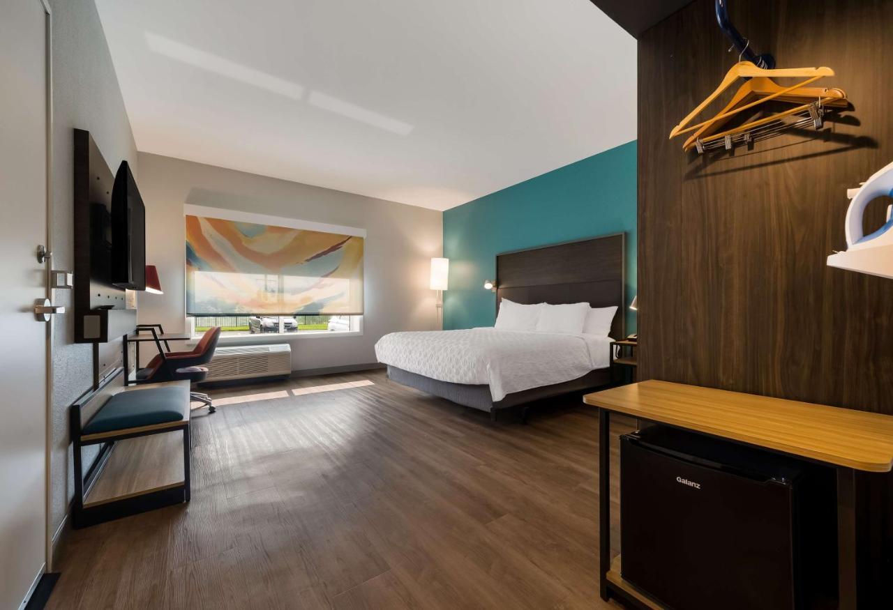 Готель Tru By Hilton Novi Detroit Екстер'єр фото